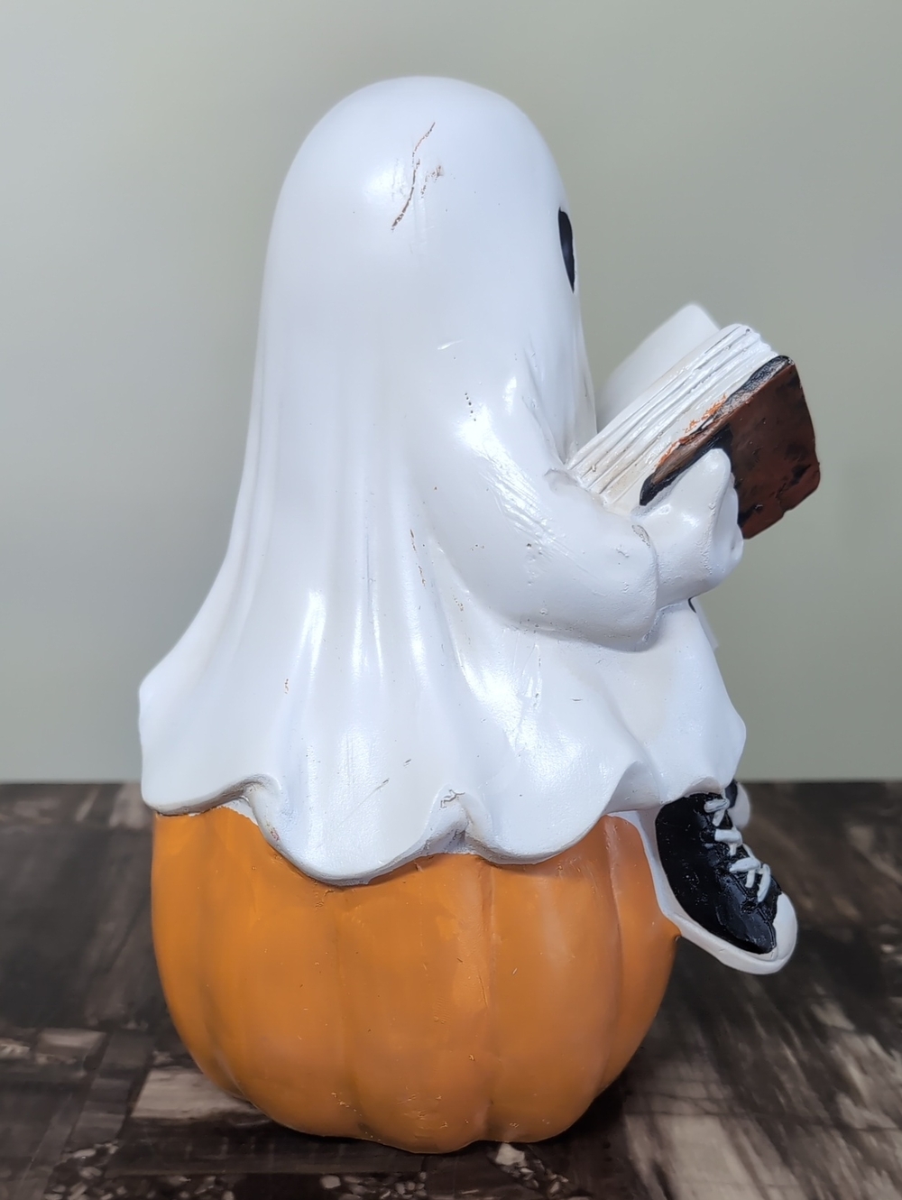 Spooky Cute Reading Ghost Figurine with Pumpkin and Ghost Dog Detail π»π - Picture 4 of 7